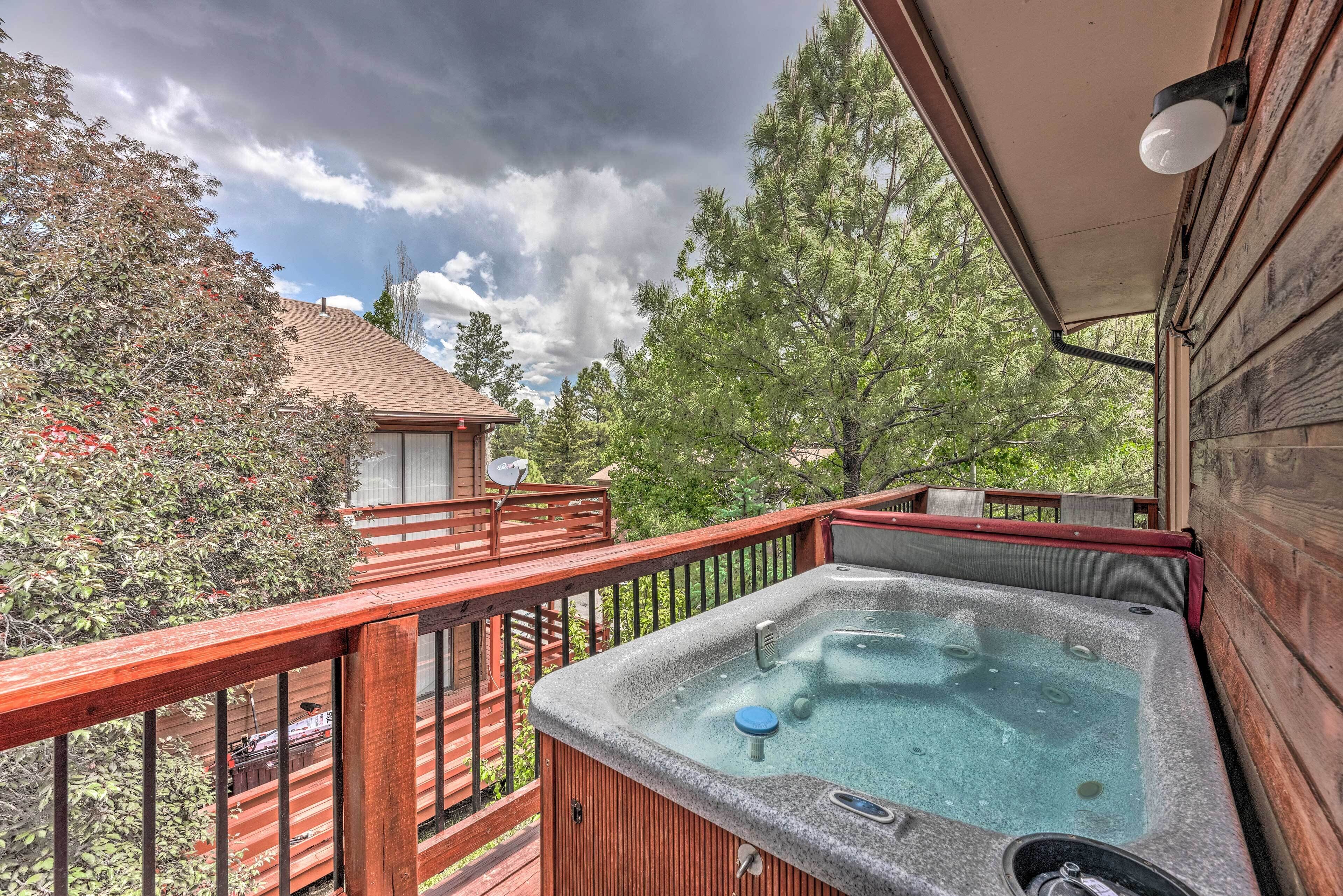 Outdoor spa tub