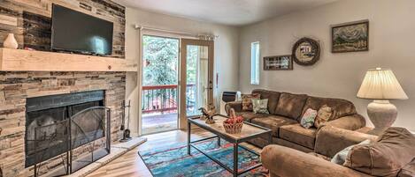 TV, fireplace, DVD player