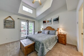 2 bedrooms, iron/ironing board, Internet, bed sheets