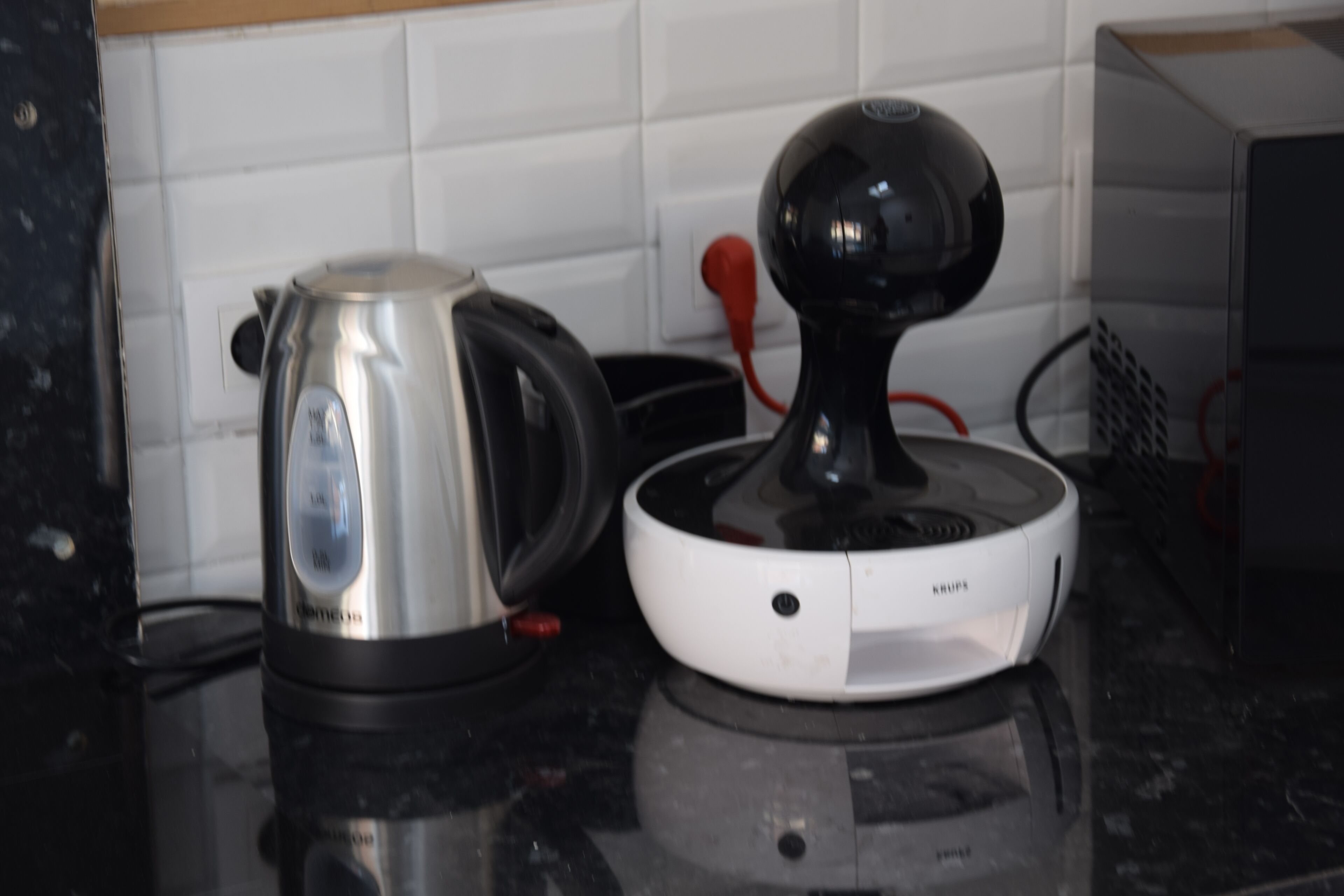Kaffee und/oder Kaffeemaschine