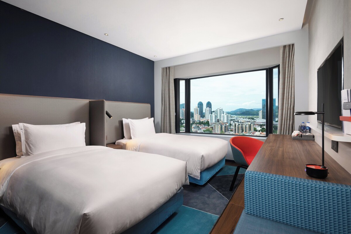 Standard Room, 2 Single Beds, City View (Stocked Minibar) | Blackout curtains, soundproofing, free WiFi, bed sheets