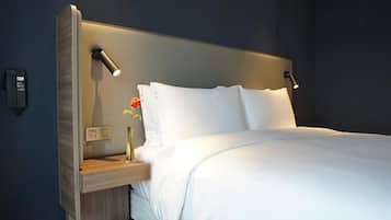 Cortinas blackout, insonorización, wifi gratis y ropa de cama