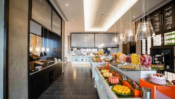 Daily buffet breakfast (SAR 50 per person)