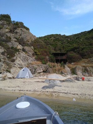 Am Strand, weißer Sandstrand
