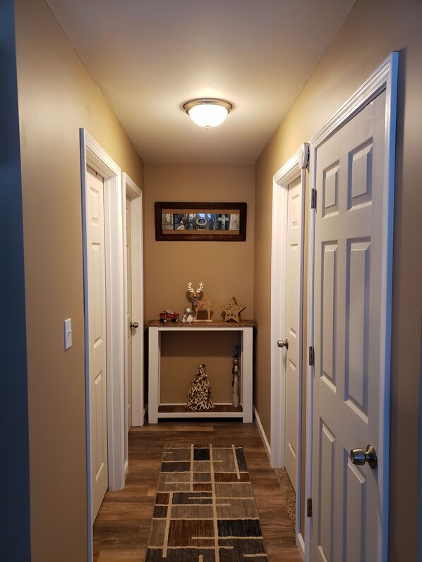 Interior - Private Up North Cabin Near Higgins Lake State Park (Roscommon)