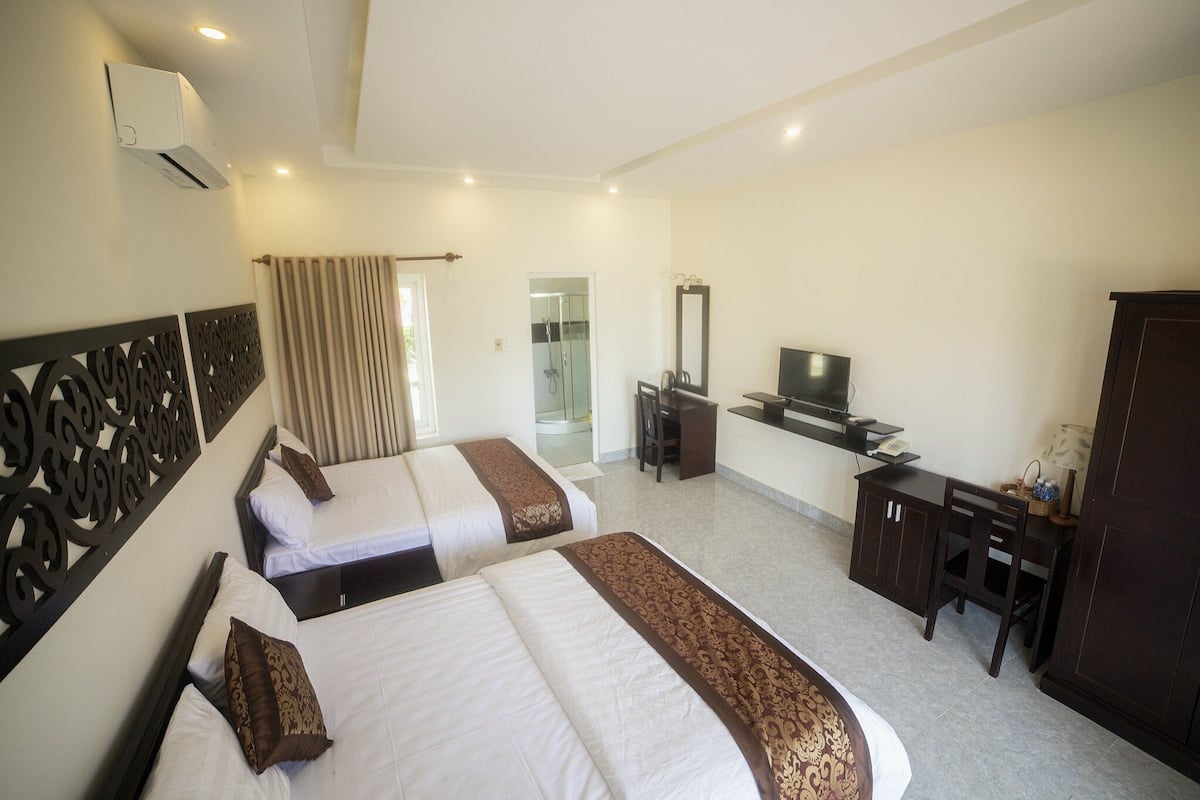 Family Bungalow, Garden View | 1 bedroom, minibar, desk, laptop workspace