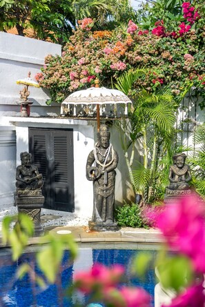 Exterior - SHANGRILA (Denpasar)