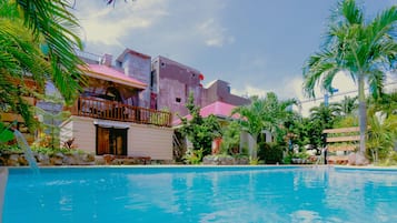 Piscine extérieure
