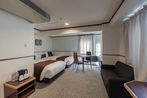 Chambre Supérieure avec lits jumeaux | Couette en duvet d'oie, bureau, rideaux occultants, Wi-Fi gratuit