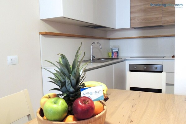 Refrigerador, horno y lavavajillas 