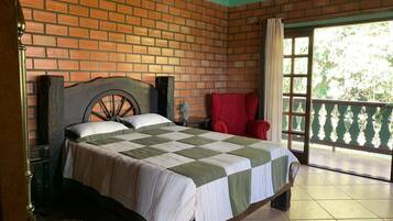 5 Schlafzimmer, Schreibtisch, WLAN