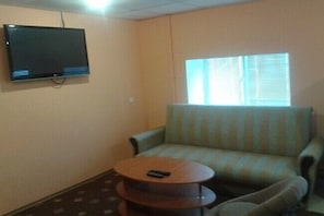 Suite | Living area | TV