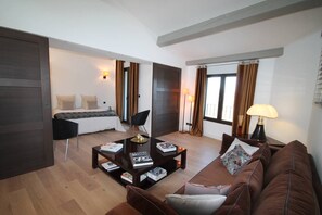 4 bedrooms, free WiFi - A stunning designer villa with beautiful sea views, a true gem (Les Adrets de l'Estérel)