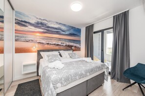 4 bedrooms, iron/ironing board, travel cot, free WiFi