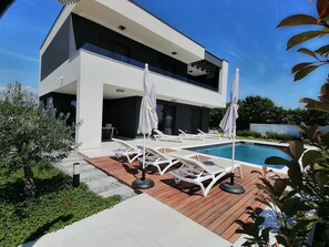 Piscine extérieure, piscine chauffée