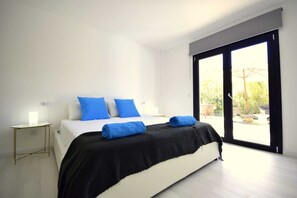 4 bedrooms, iron/ironing board, travel cot, WiFi