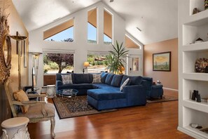 TV, fireplace - Amazing Views! Great Location! - Sun Up Ranch - S0 (Sedona)