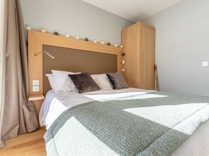 3 bedrooms, free WiFi, bed sheets