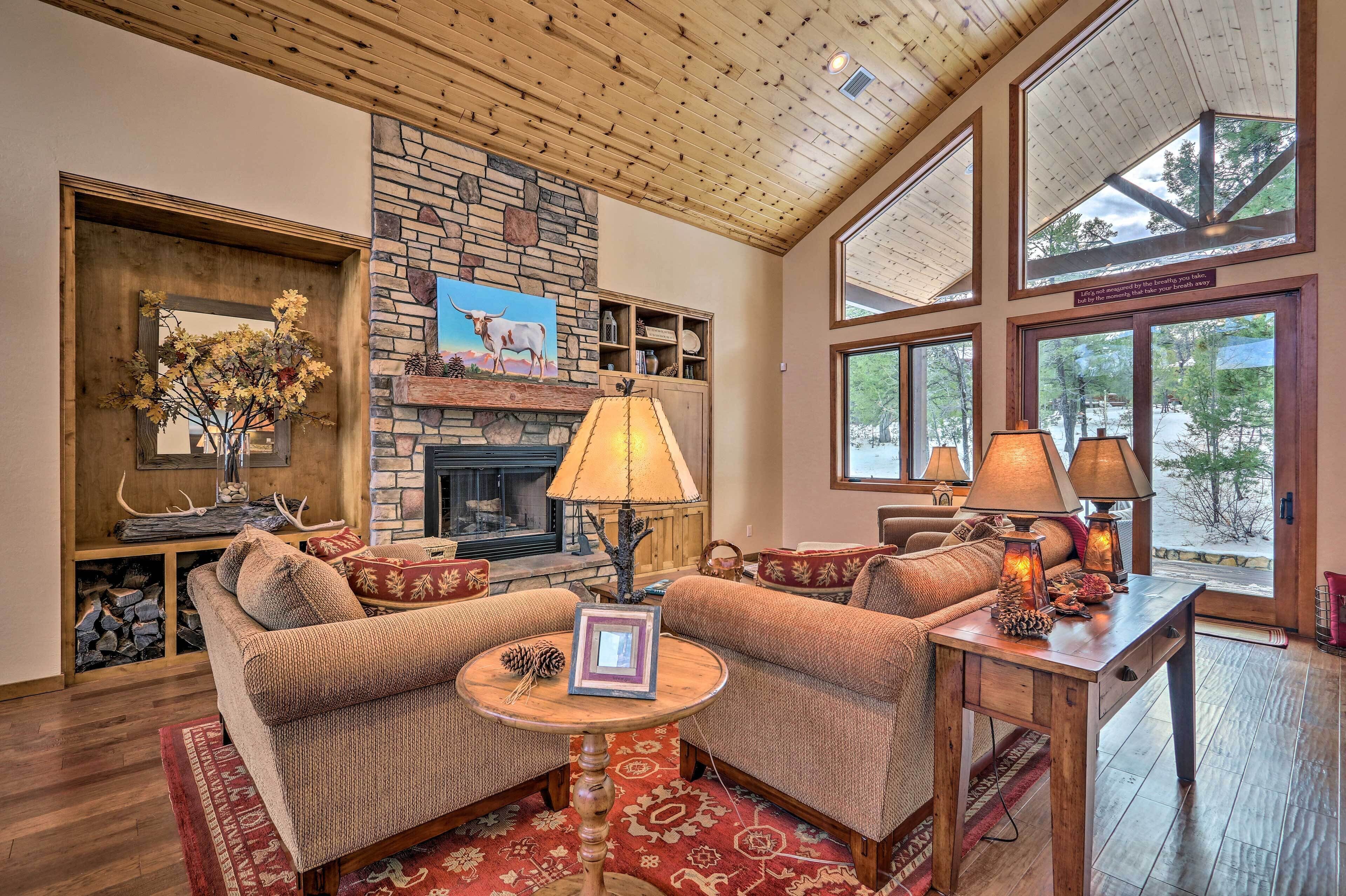 Beautiful Private Show Low Cabin w/ Fire Pit!