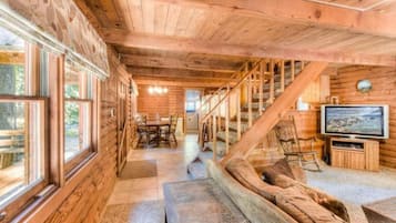 Télévision, cheminée