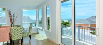 On the Beach: Breathtaking 180 degree views of Gulf of Mexico