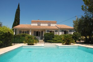 Pool - Provence ideally located in the middle of vineyards, single storey villa 8 pers. (Gigondas)