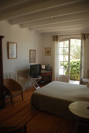 Iron/ironing board, travel crib, WiFi, bed sheets - Provence ideally located in the middle of vineyards, single storey villa 8 pers. (Gigondas)