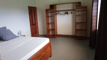 4 bedrooms, WiFi, bed sheets