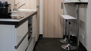 Espresso maker, electric kettle, coffee grinder - Stunning Studio Apartment (Budapest)
