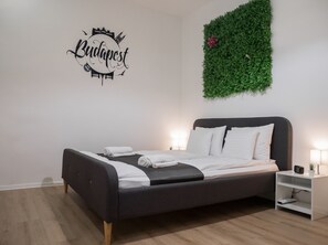 1 bedroom, individually decorated, individually furnished - Stunning Studio Apartment (Budapest)