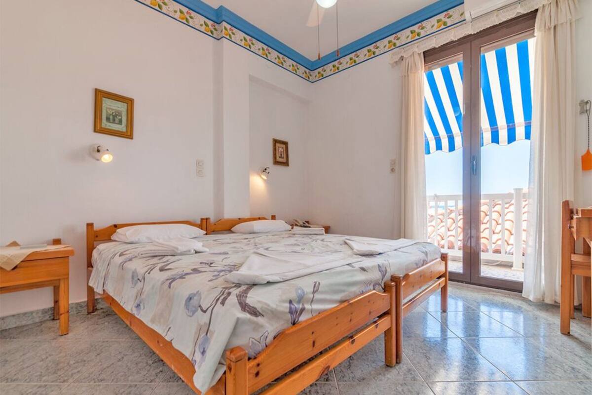 WiFi (free), bed sheets