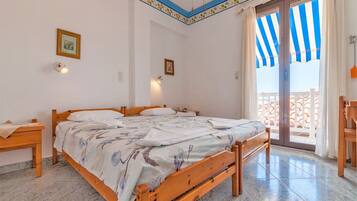 Free WiFi, bed sheets