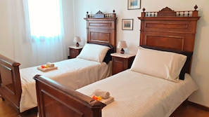 4 bedrooms, premium bedding, down duvets, free WiFi - Sweet Home Villa Prosecco (Farra di Soligo)
