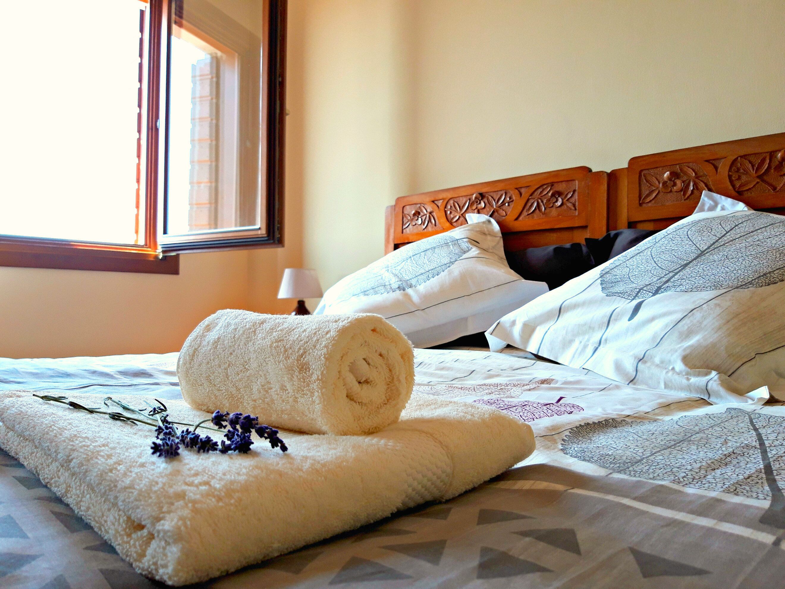 4 bilik tidur, peralatan tempat tidur premium, gebar bulu kapas 