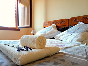 4 Schlafzimmer, hochwertige Bettwaren, Daunenbettdecken