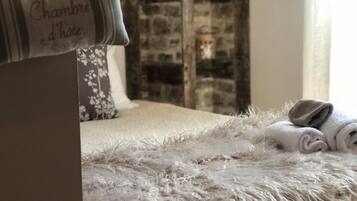 1 bedroom, WiFi, bed sheets