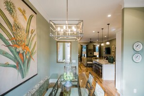 Dining - Plunge Pool and Parking, 3 Stories in Historic Downtown by Lucky Savannah (Savannah)