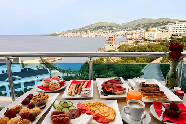 Daily buffet breakfast (EUR 3 per person)