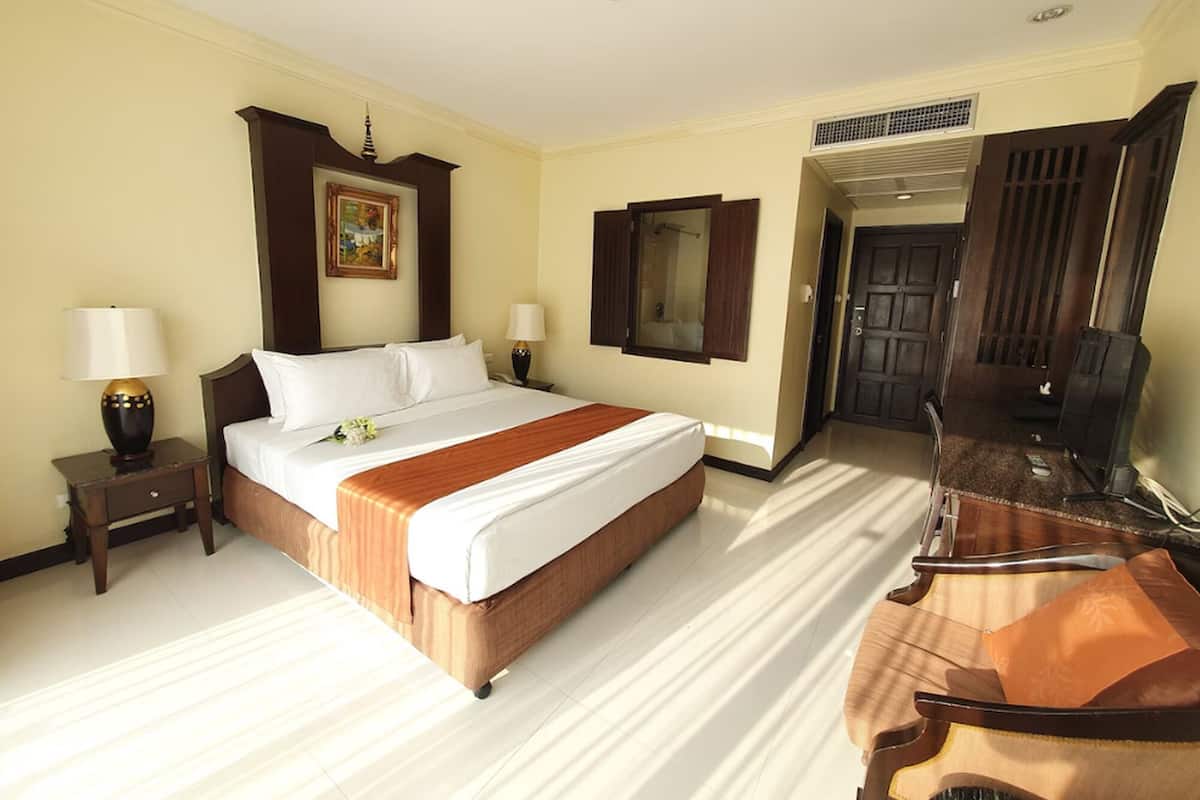 Premiere Deluxe Double | 1 bedroom, minibar, in-room safe, soundproofing