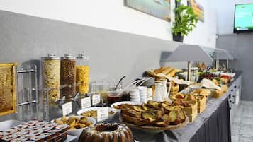 每日供應自助早餐 (每人 TRY50)