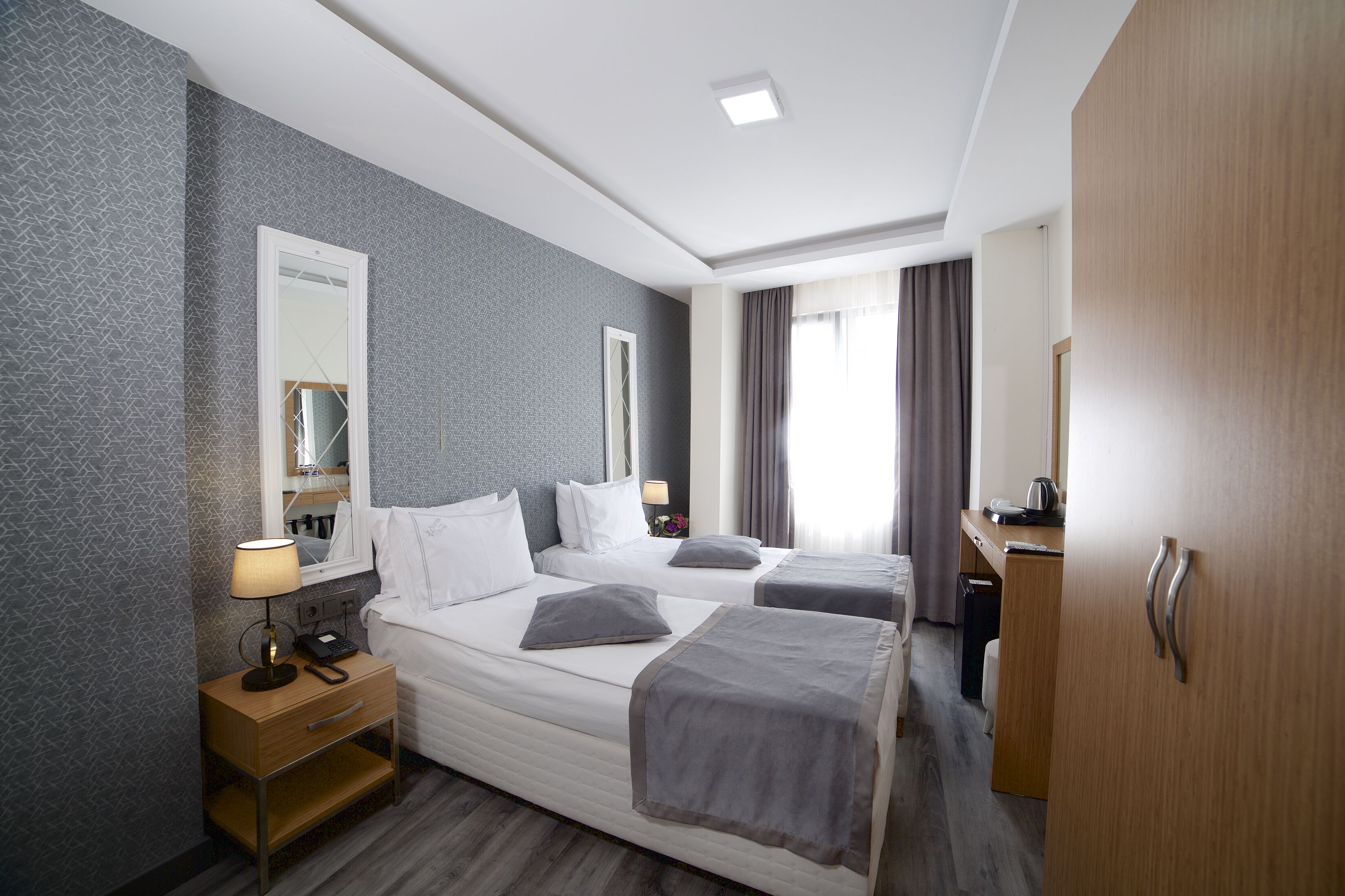 1 bedroom, premium bedding, minibar, in-room safe