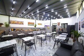 Daily buffet breakfast (TRY 50 per person) - Almina Inn Hotel (Istanbul)