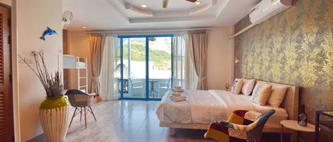 4 bedrooms, desk, iron/ironing board, travel cot