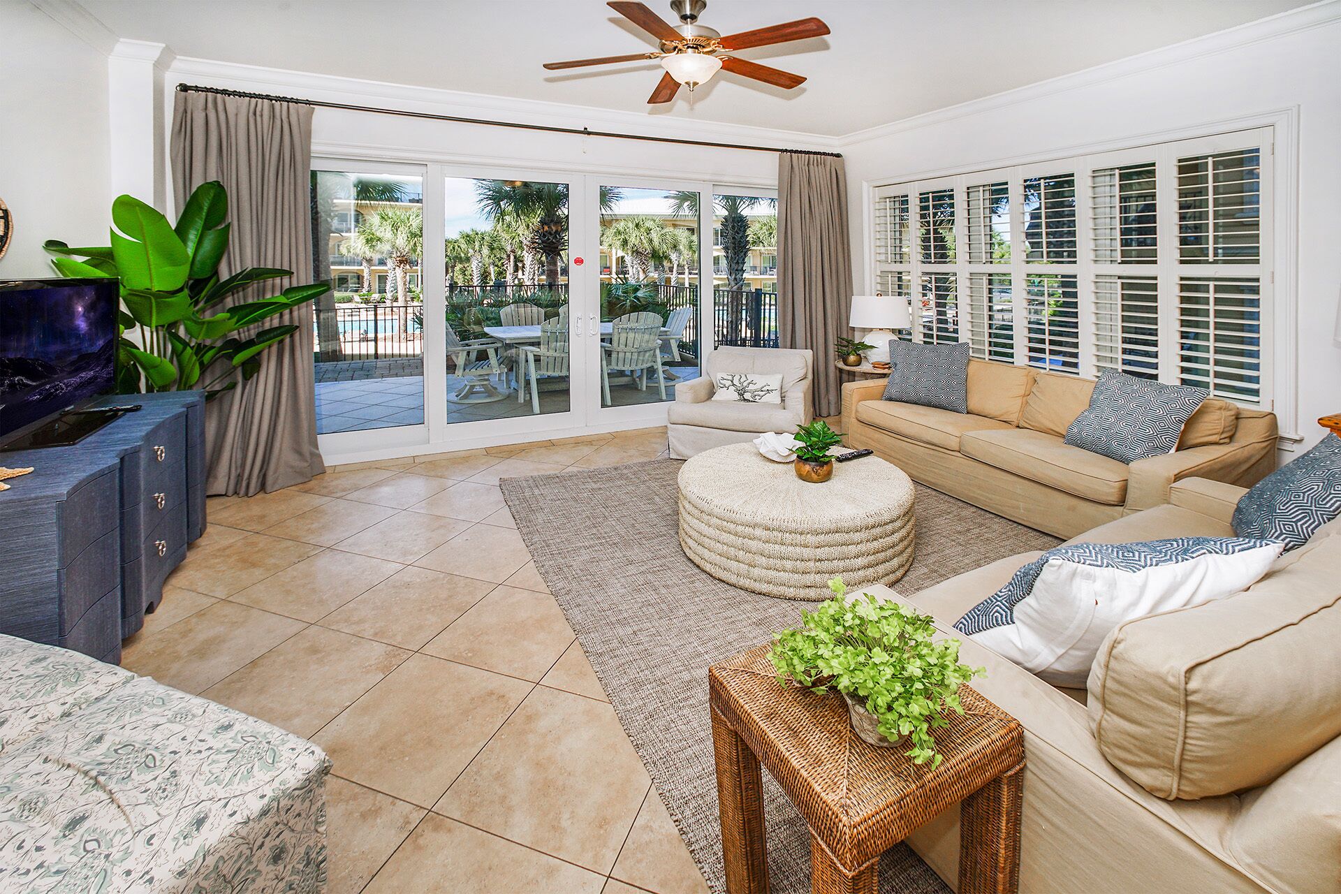 Adagio D-105  Pool-side 3/3 - Beautiful Ground Floor Corner Unit!