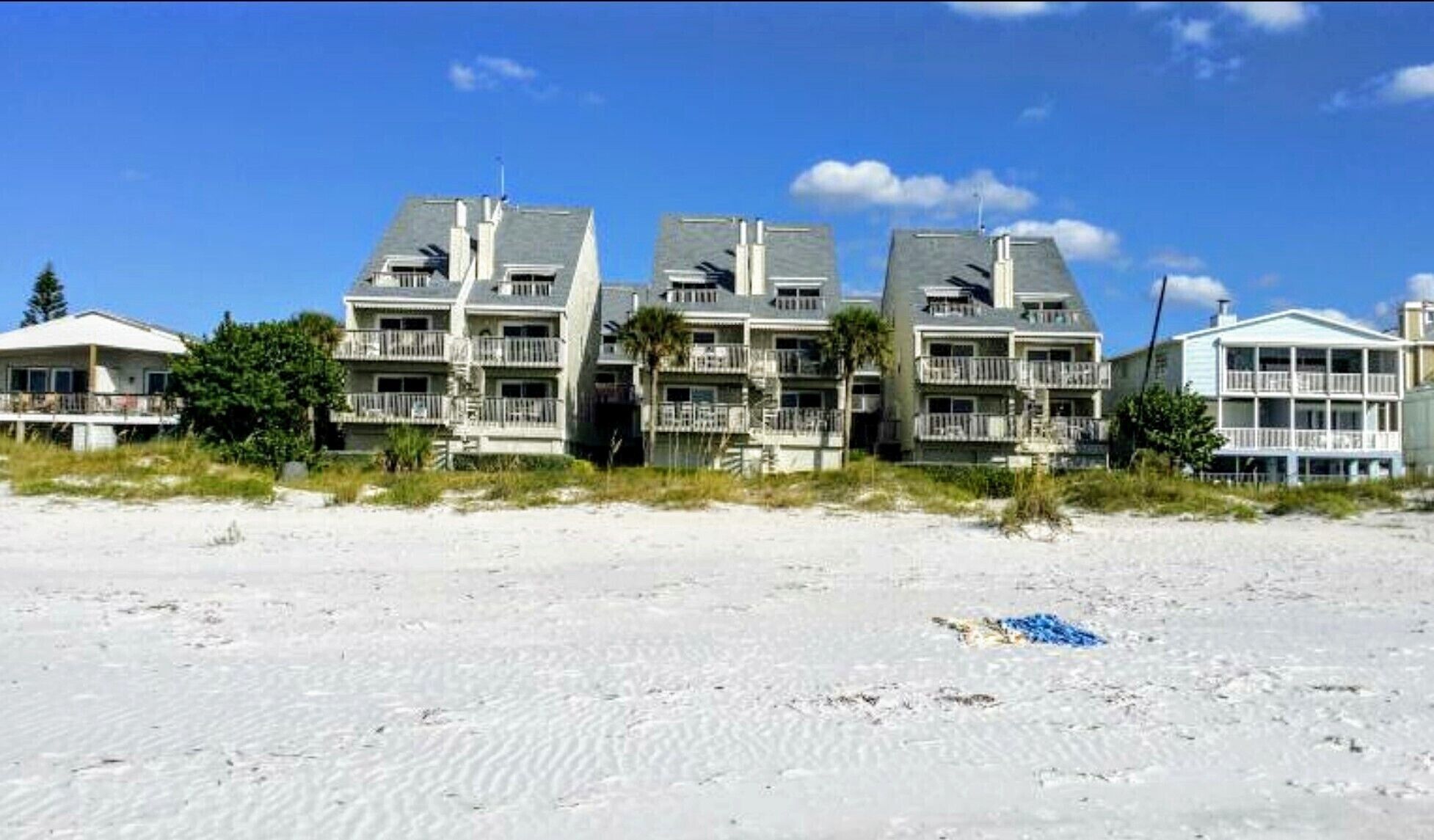 Spectacular Beachfront Townhouse Condo PELICANS POINTE