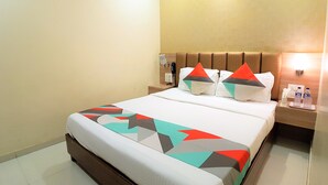 Standard Double Room | WiFi (free) - Hexa Hill Park (Mumbai)
