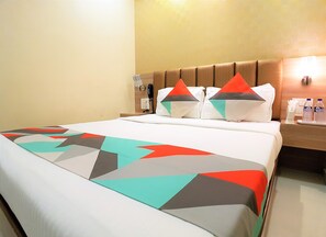 Standard Double Room - Hexa Hill Park (Mumbai)