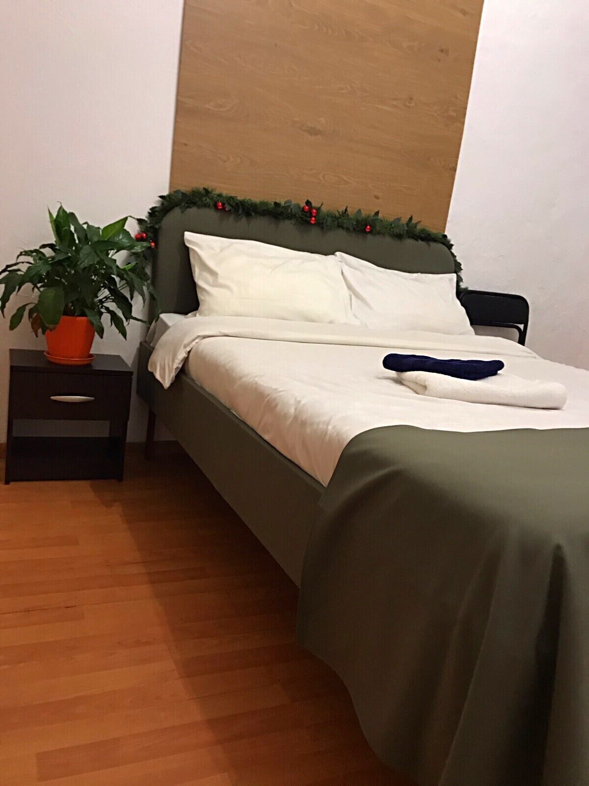 Luxury Room, Non Smoking, Refrigerator | Hypo-allergenic bedding, down comforters, desk, laptop workspace