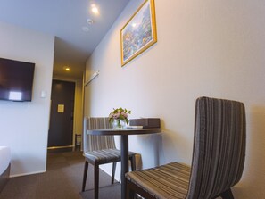 Free WiFi, bed sheets - GRAND BASE Hakata Bay (Fukuoka)