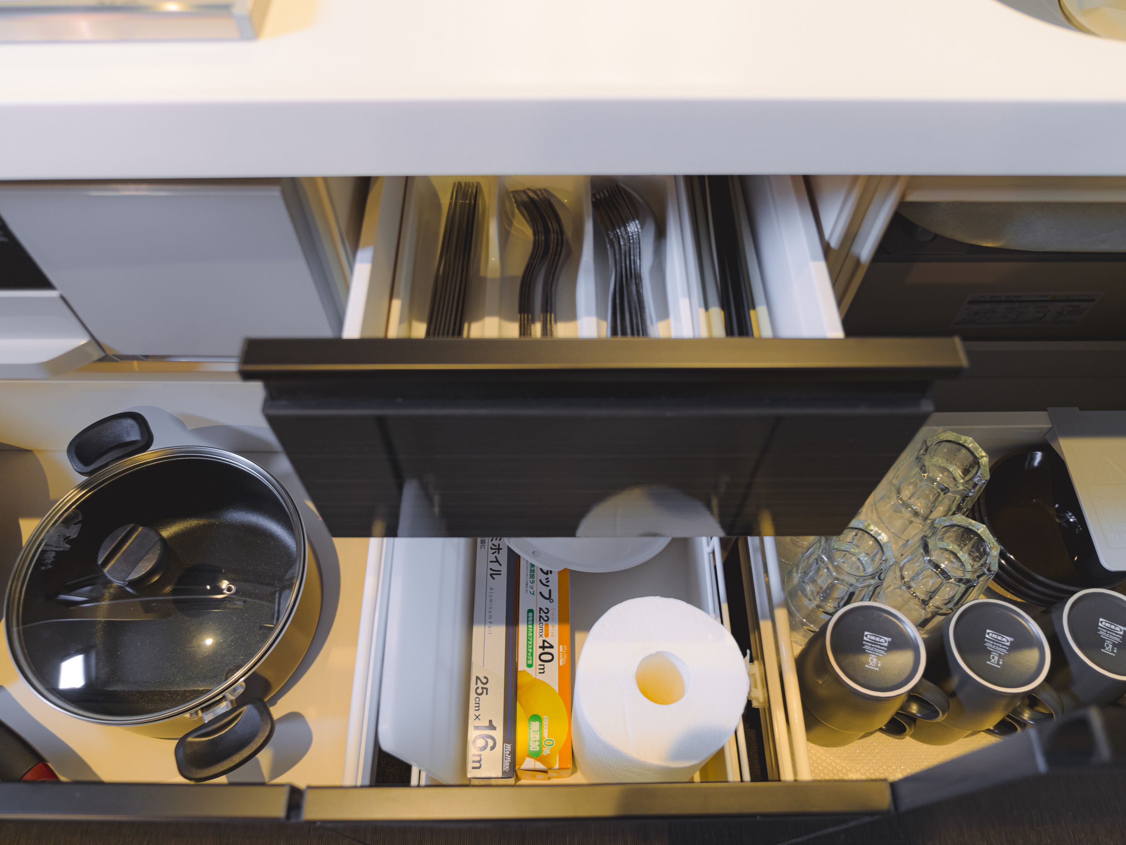 deluxe suite, non smoking (c) | private kitchen | fridge, microwave